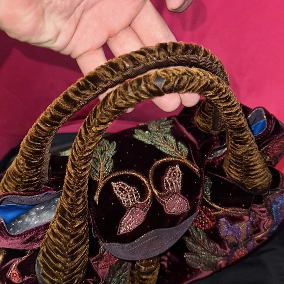 Fendi squirrel embellished velvet spy bag rare limited edition handbag hobo - Picture 10 of 16